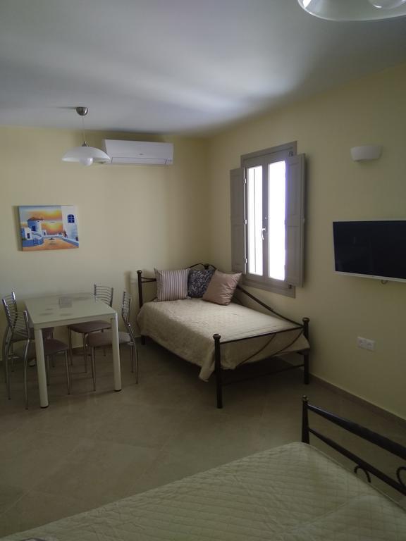 Santa Rinoula Suites Sea Sunset Views Adults Only Megalochori  Zimmer foto