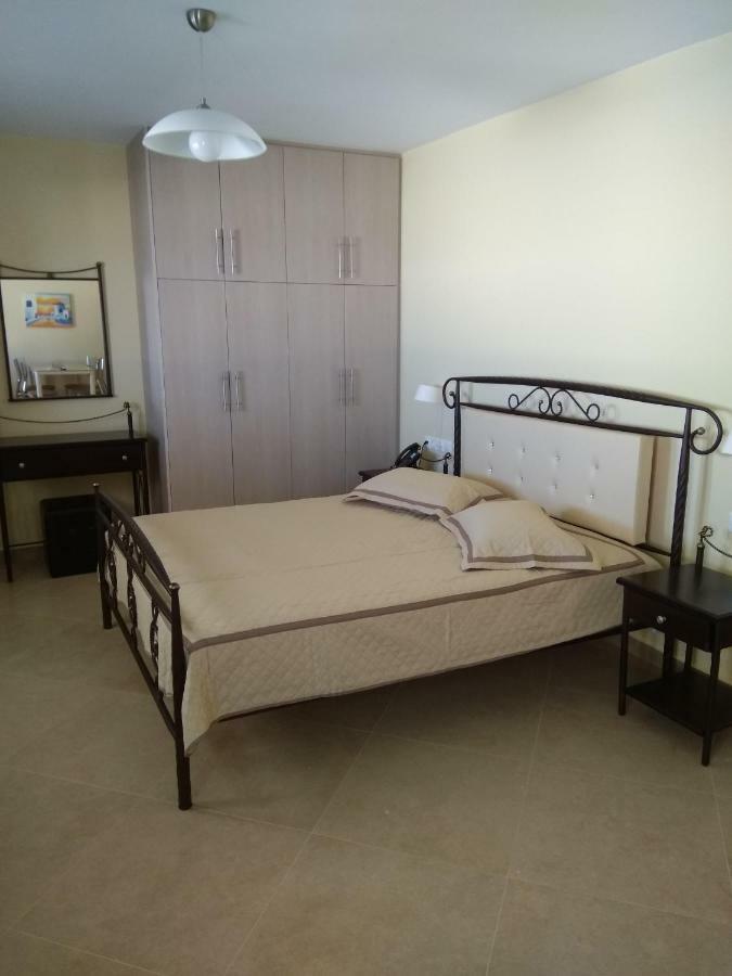Santa Rinoula Suites Sea Sunset Views Adults Only Megalochori  Exterior foto